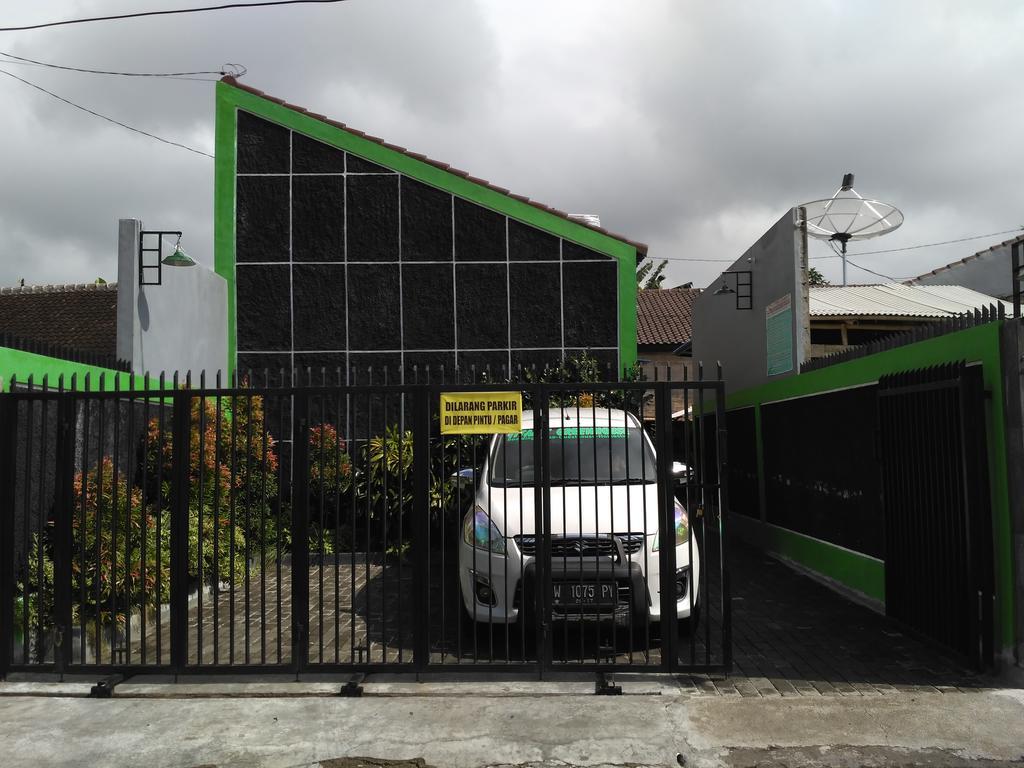 Titan'S Greenhouse Banyuwangi  Exterior foto